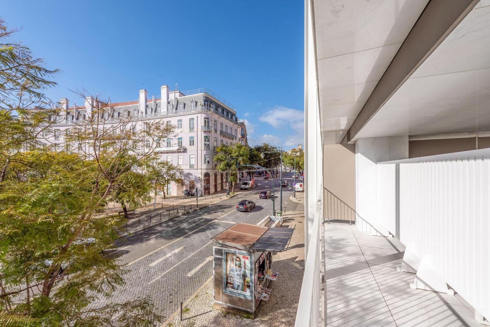Guestready - 2br Apt Carlos I With Terrace And Gym Lisboa